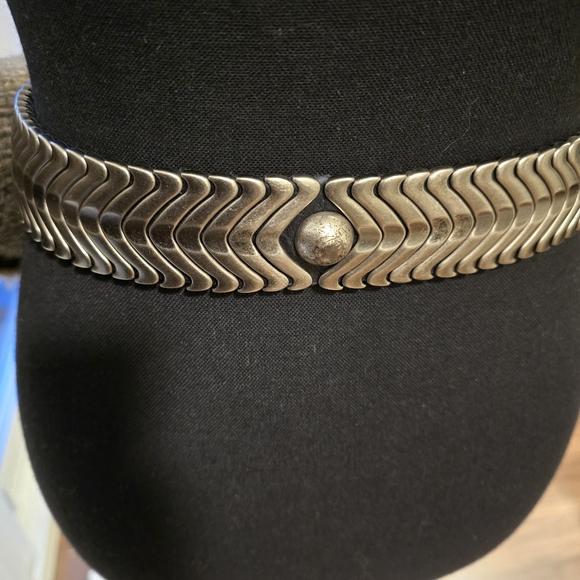 NEW BRAVE BLACK LEATHER BELT - EDGY STYLE - Picture 5 of 5